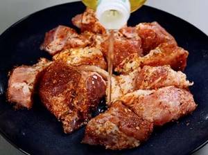 pork-kebab-in-a-frying pan-2