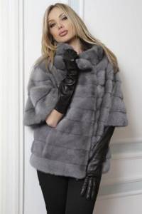 Fur coat with stand collar