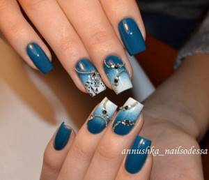 blue New Year&#39;s manicure photo 3