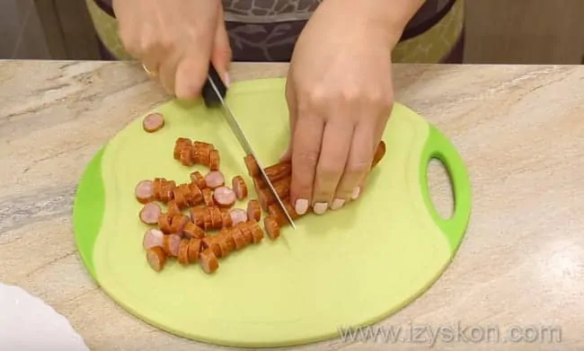 cut the sausage into slices
