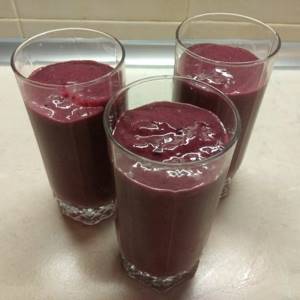 Currant-banana smoothie with kefir - recipe with photo