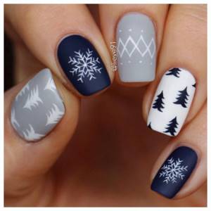 snowflakes on nails photo 17