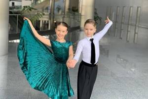 Yulia Peresild&#39;s eldest daughter is engaged in ballroom dancing