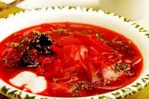 Beetroot soup with prunes
