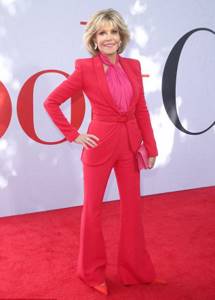 Fresh and unusual: 80-year-old Jane Fonda, even against the backdrop of older actresses, tries to look bright