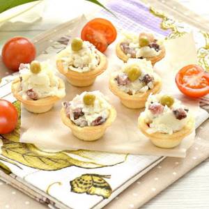 Tartlets with salted herring and potatoes - recipe with photo