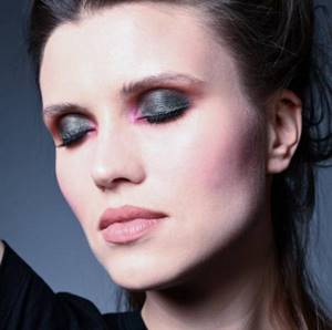 Shadows for green eyes. 10 basic makeup rules for green eyes 