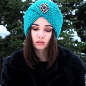 Headwear trends for autumn-winter 2020-2021: popular new items, fashionable looks, stylish styles
