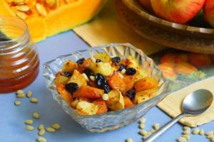 Pumpkin with apples and nuts - What to cook with pumpkin