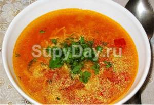 Argentinian vermicelli soup with tomatoes and saffron