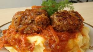 Delicious meatballs with gravy: serve with any side dish