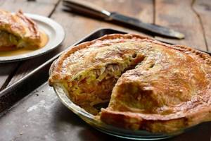 Delicious pie with cabbage