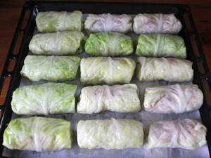 put the cabbage rolls in the mold