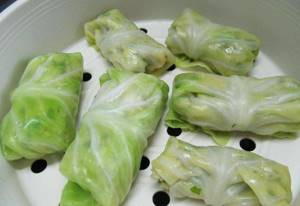 place the cabbage rolls in a special container