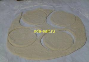 Cut out circles for pies