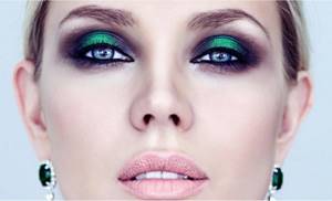 Bright evening makeup for green eyes