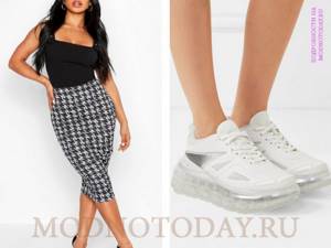 Pencil skirt with sneakers