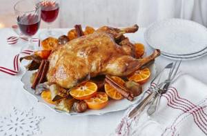 Roast duck with oranges and cinnamon