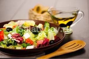 Greek salad dressing with honey